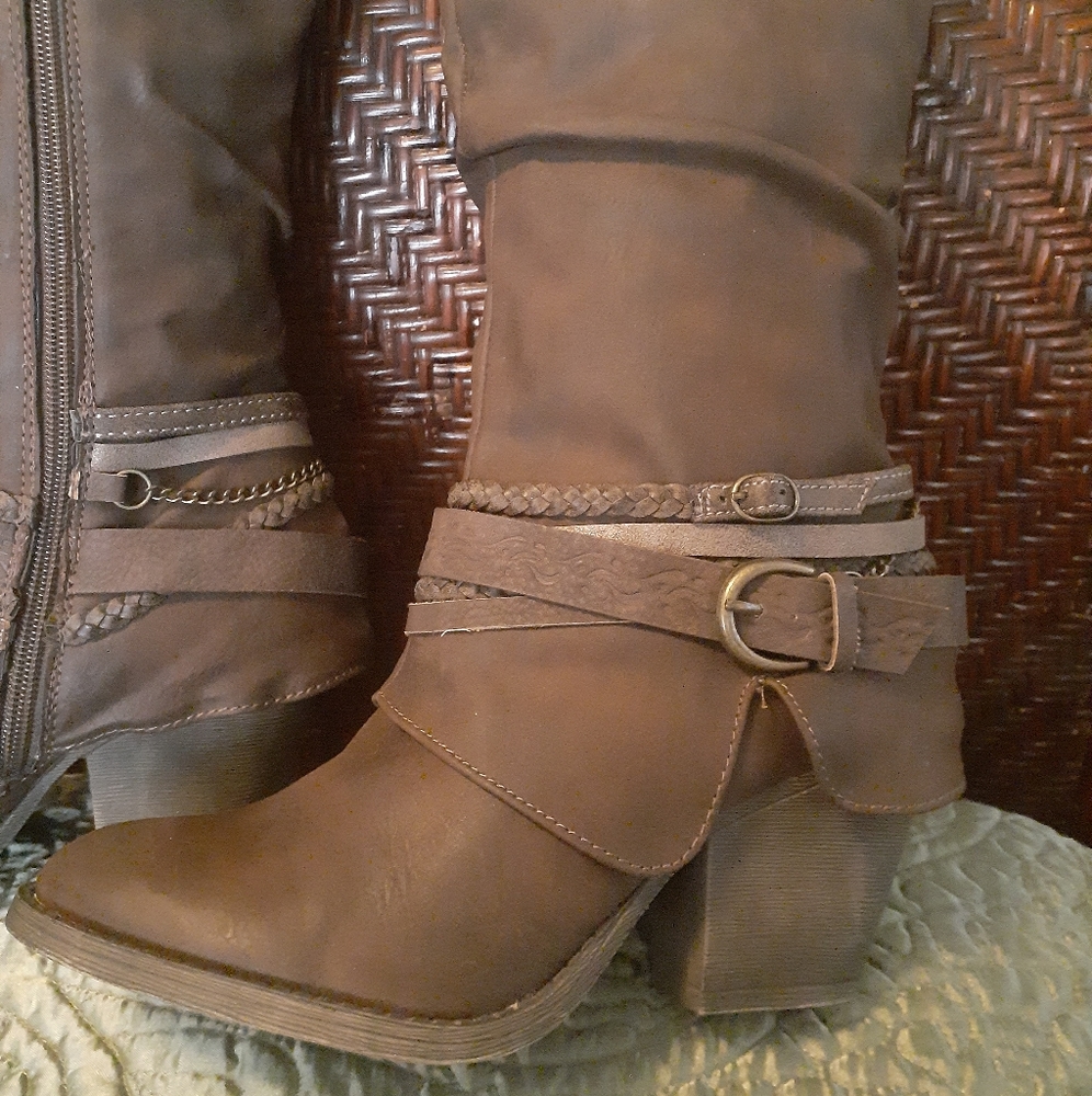 Jellypop "Rosay" Tall Distressed Boots